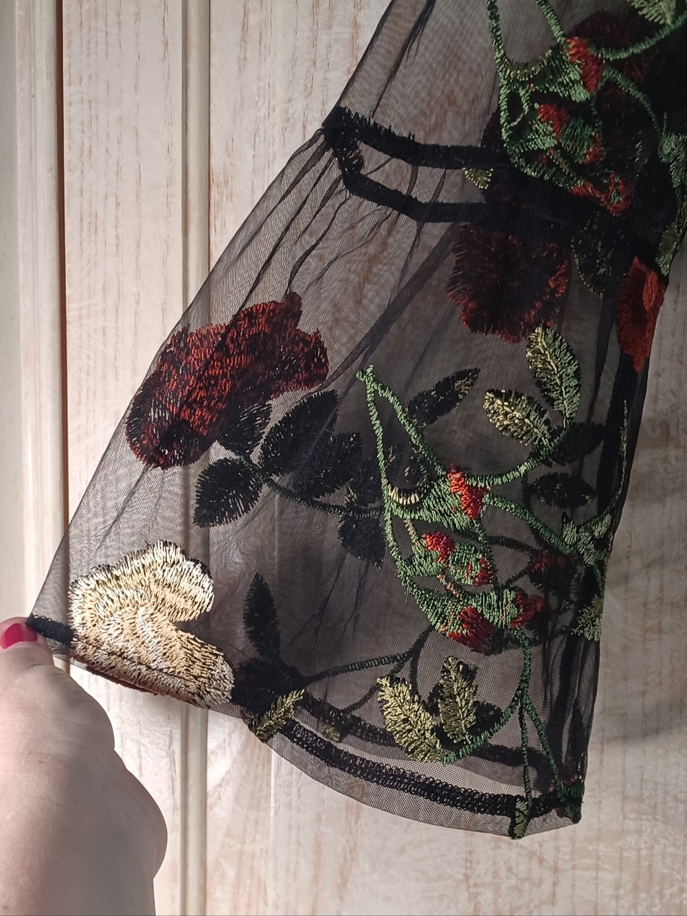 Vgg Embroidered Rose Bell Sleeve Shirt - Picture 4 of 5